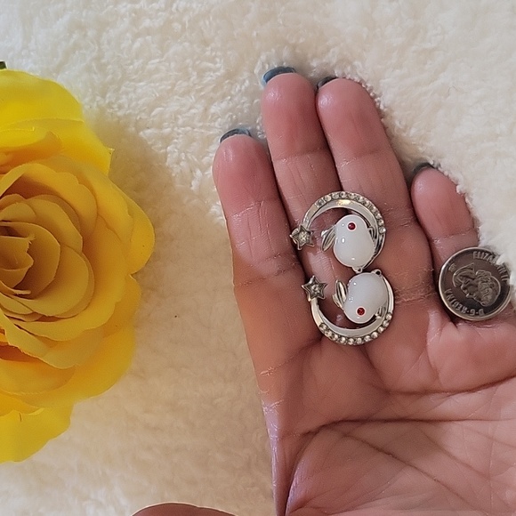 CUTE BUNNY STAR EARRINGS - Picture 4 of 4